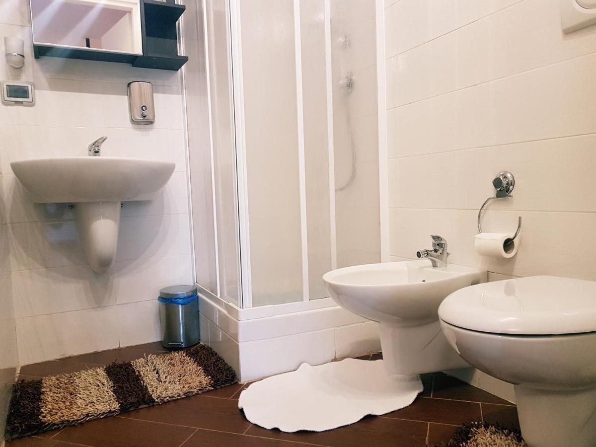 Airport Rooms - Bari Ngoại thất bức ảnh